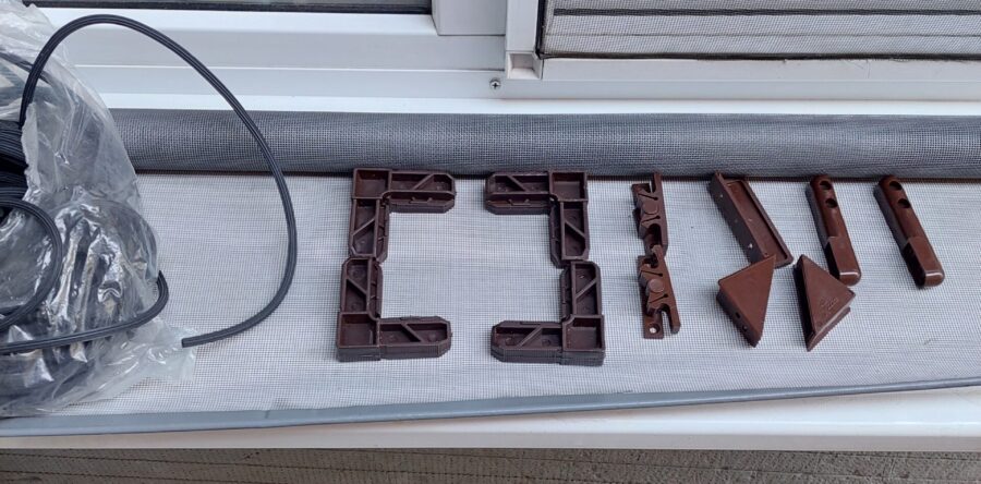 Lucrari Montaj și Reparatii Plase Insecte