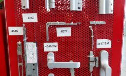 Lucrari reparatii usi termopan